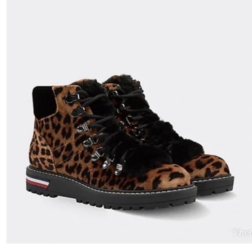 Tommy Hilfiger Furry Boots Size 8.5